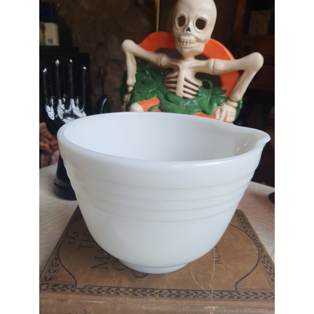 Vintage Pyrex Hamilton Beach 12 USA White Glass Ribbed Edge Mixing Bowl 6"